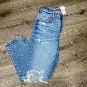 NWT American Eagle Mom Jeans